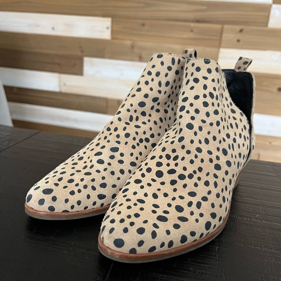 Dolce Vita Leopard Animal Print Ankle Boots Kaidie Booties Leather SZ 7.5 - Picture 1 of 6